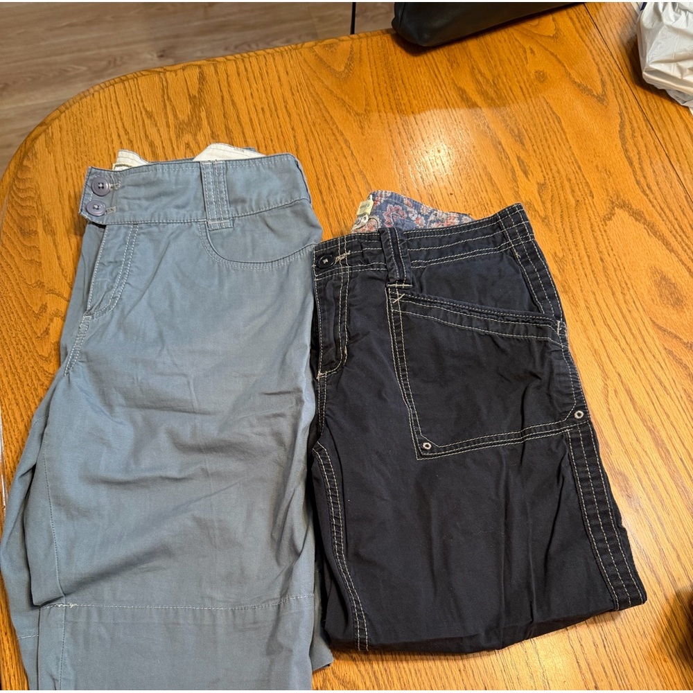 Aventura Casual Gray Shorts and Black Capris